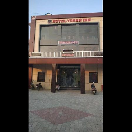 Hotel Yoran Inn & Restaurant By Wb Inn Sadabad Extérieur photo