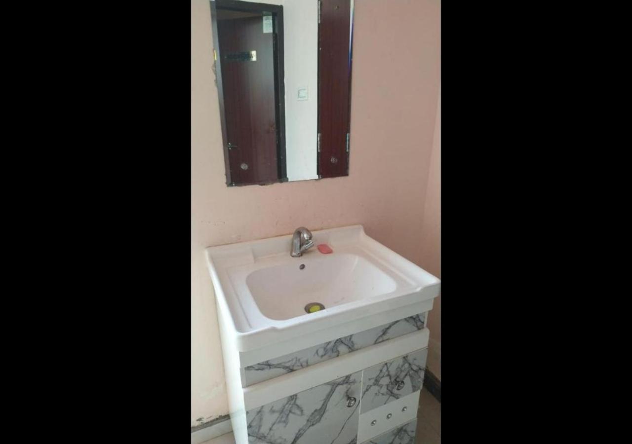 Hotel Yoran Inn & Restaurant By Wb Inn Sadabad Extérieur photo